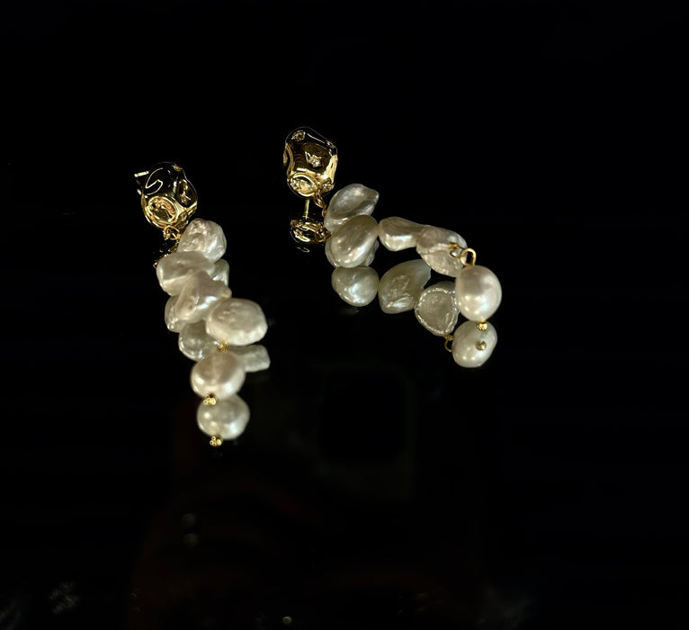 Romantic Garden Series Petal Baroque Heterosexual Pearl Earrings