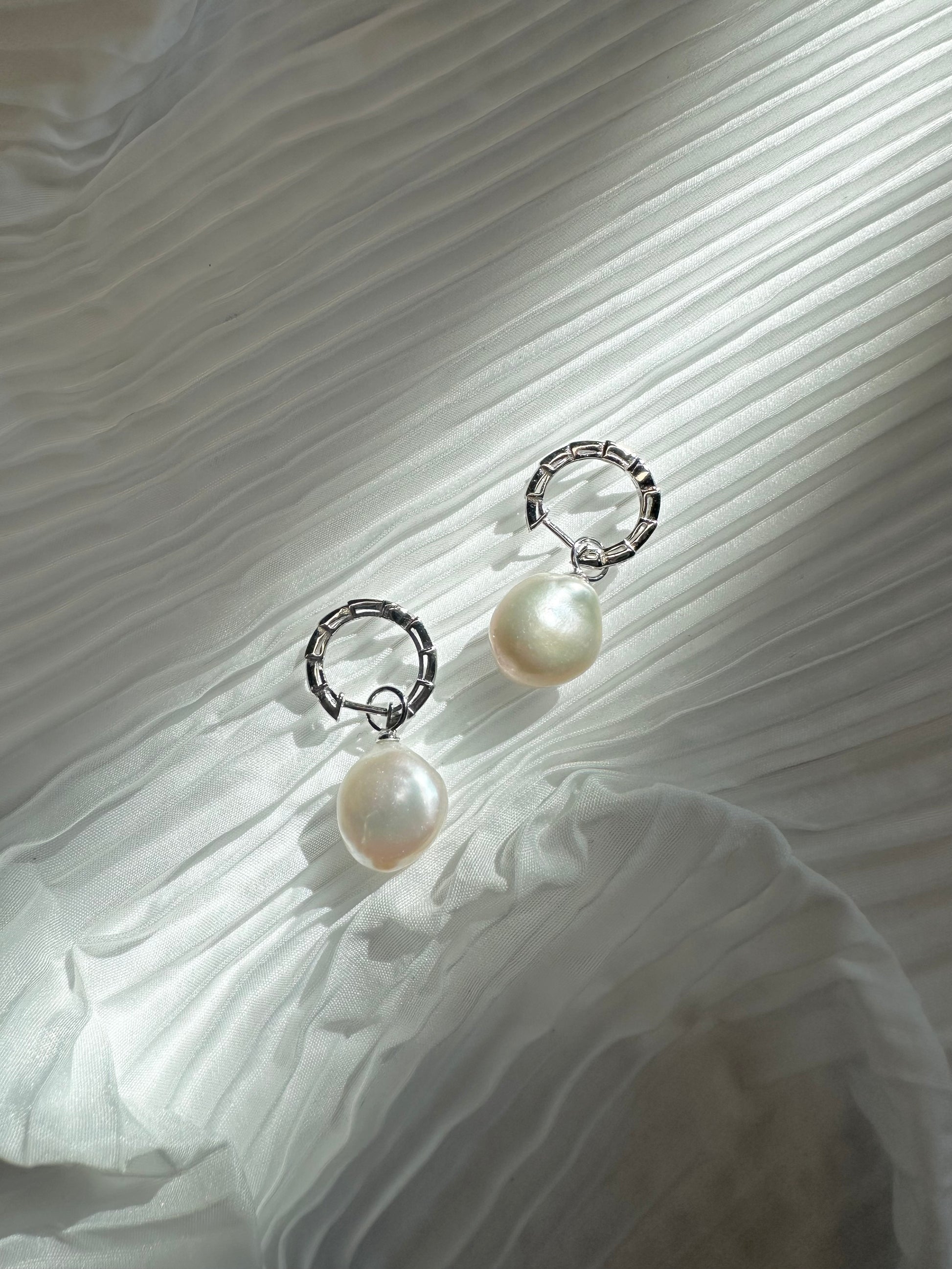 Fashionable  Simple Series Bamboo Hoop Pearl Earrings