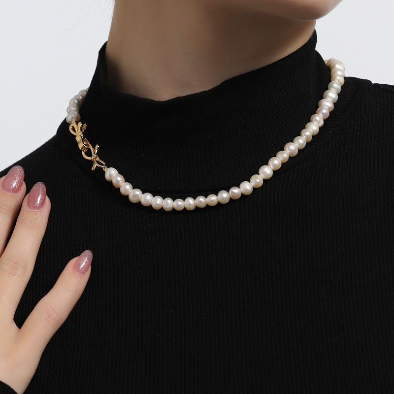 stunning pearls necklace