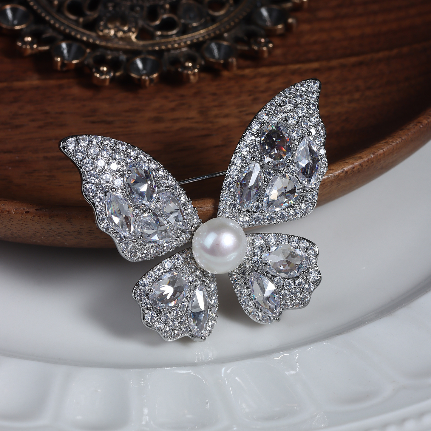 Dreamy Pearl Butterfly Crystal Brooch